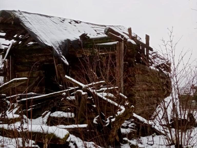 Фотография разрушающегося дома лоцмана