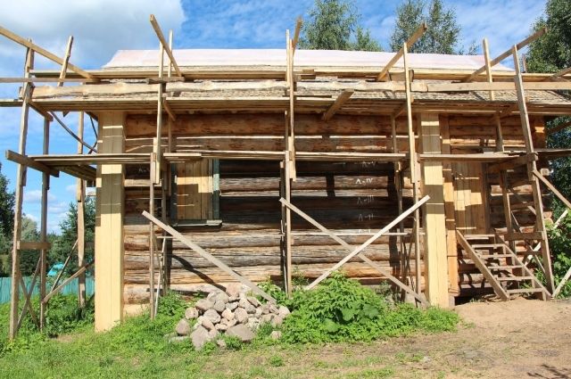 Реставрация дома лоцмана в деревне Подол