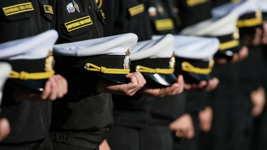 Офицеры флота чтят память погибших
