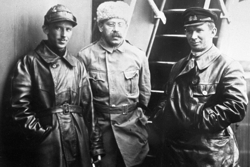 Советские участники спасения экспедиции Умберто Нобиле, которая потерпела катастрофу в Арктике на дирижабле «Италия»