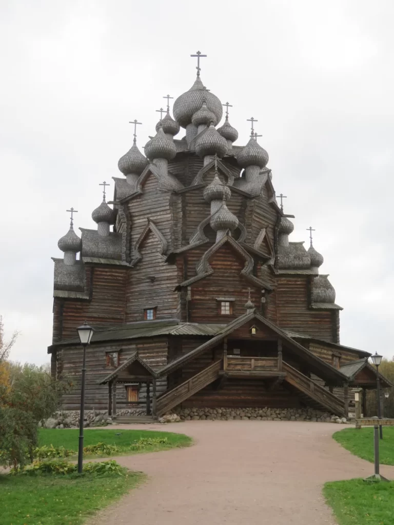 Покровская церковь в Невском Лесопарке