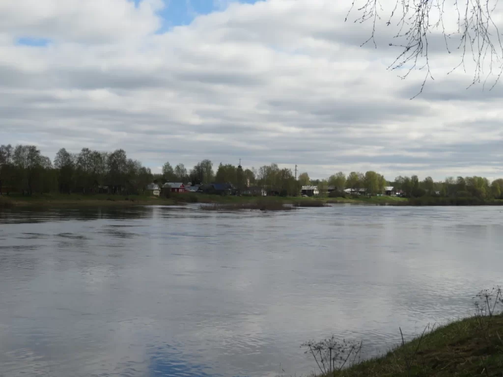 Река Молога в Устюжне