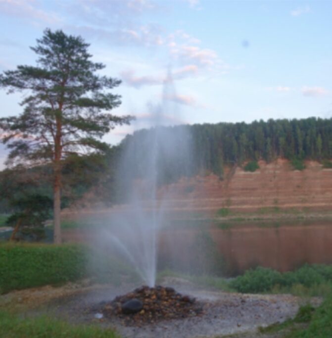 Природный памятник на Сухоне – фонтан-гейзер