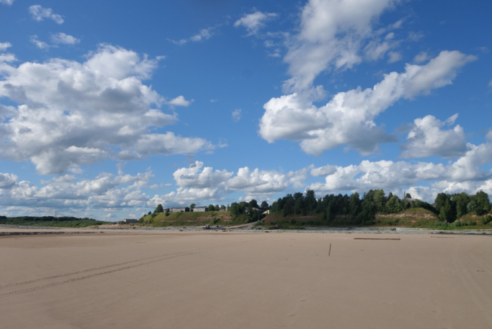 Замытое песками русло Северной Двины у Верхней Тоймы
