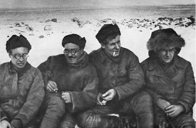 Участники экспедиции 1930—1932 гг.: Н. Н. Урванцев, Г. А. Ушаков, С. П. Журавлёв, В. В. Ходов