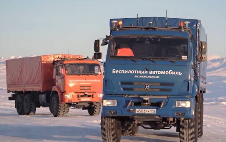 В Арктике успешно эксплуатируют два беспилотных грузовика