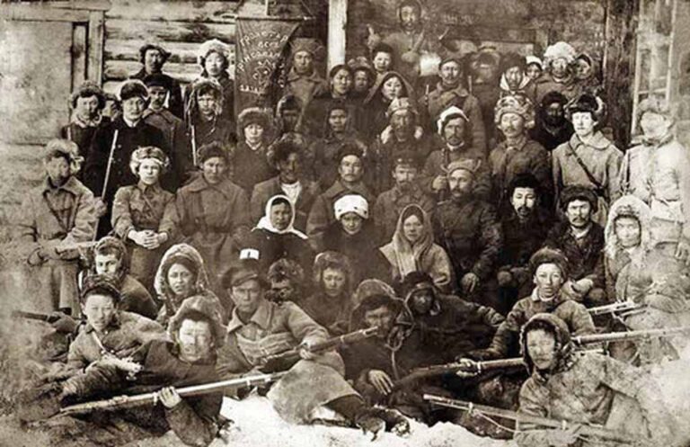 Отряд красноармейцев оборонявший Верхоянск. 1923 год. Якутия