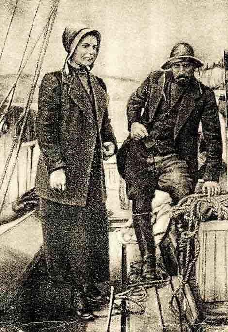 Почтовая карточка с изображением В.А. Русанова и Жюльетты Жан-Сессин